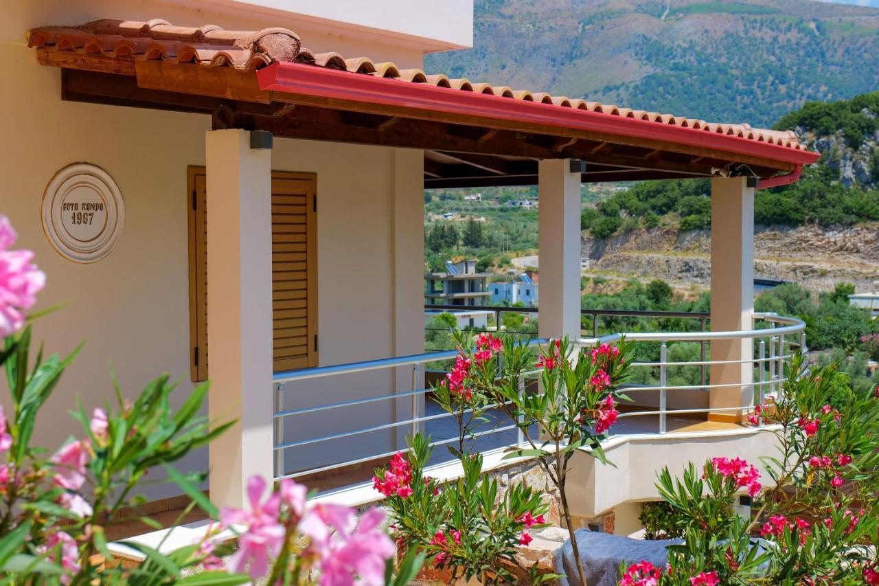 Royal 1967 Bed & Breakfast Himare Exterior foto