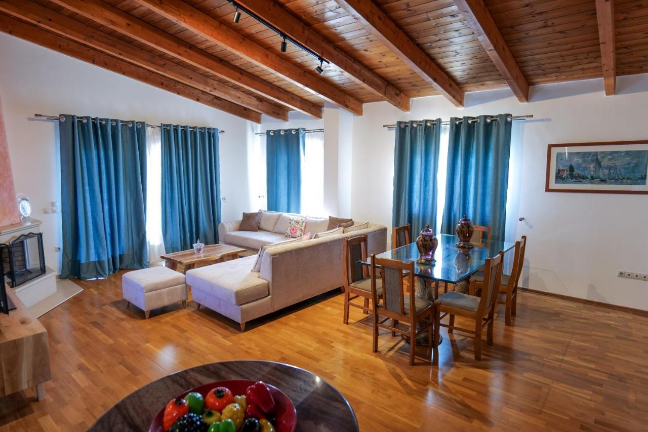 Royal 1967 Bed & Breakfast Himare Exterior foto