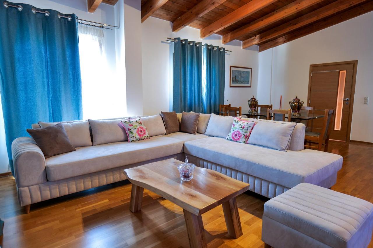 Royal 1967 Bed & Breakfast Himare Exterior foto