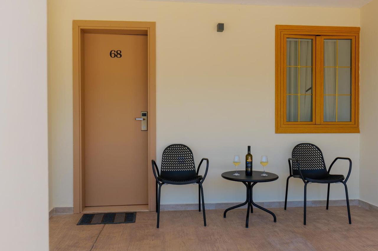 Royal 1967 Bed & Breakfast Himare Exterior foto
