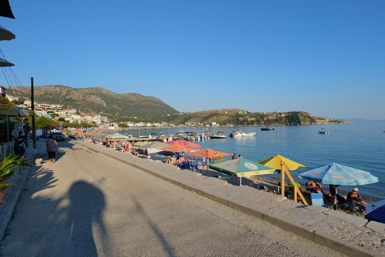 Royal 1967 Bed & Breakfast Himare Exterior foto