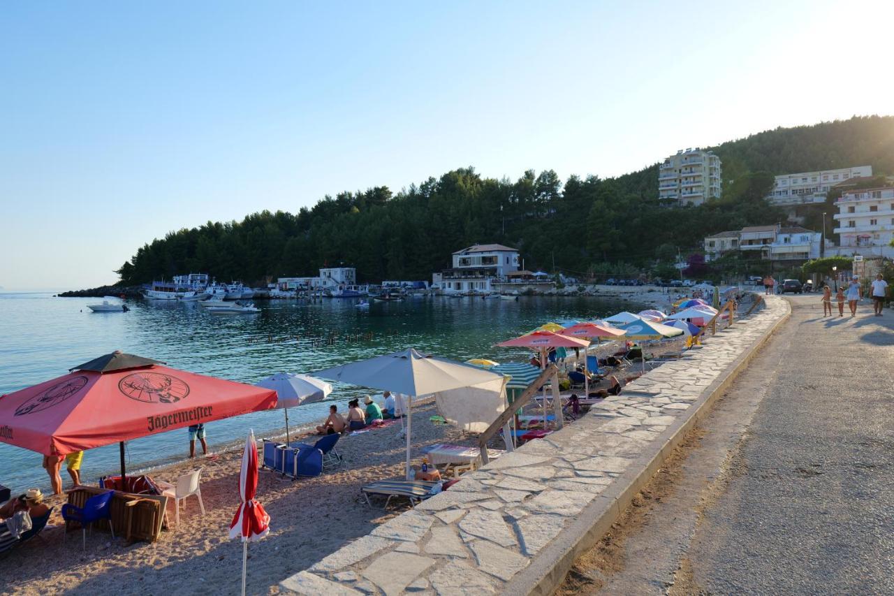Royal 1967 Bed & Breakfast Himare Exterior foto