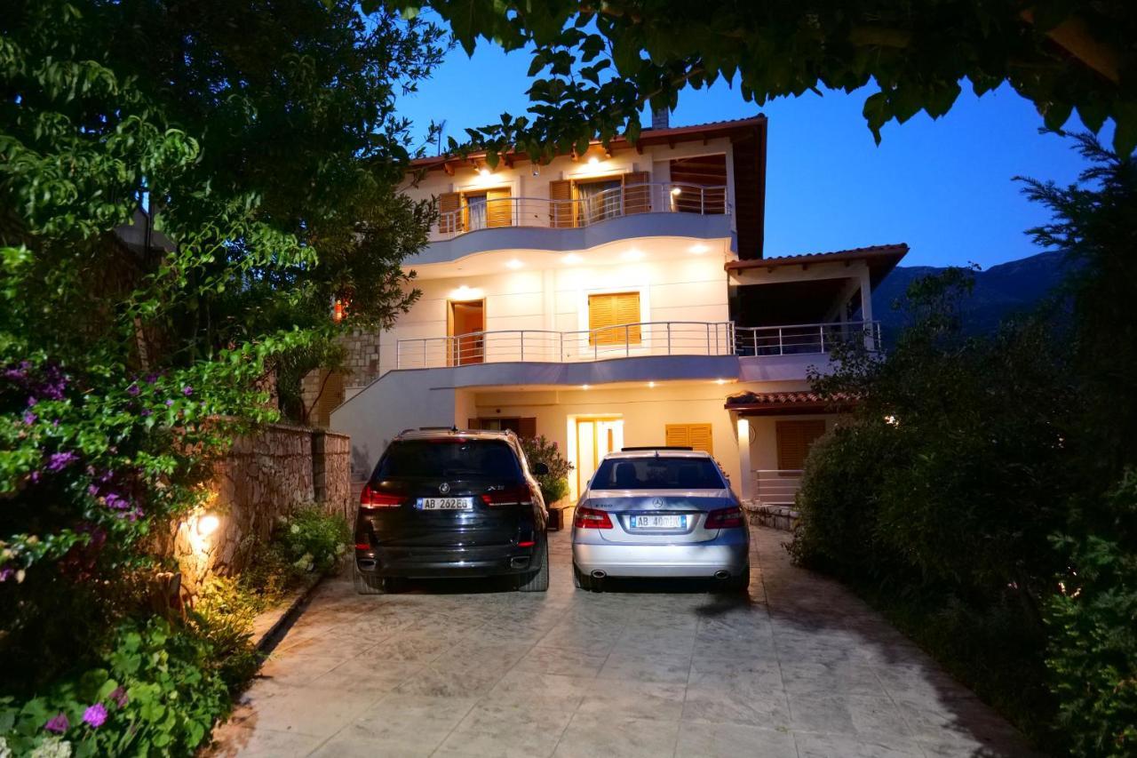 Royal 1967 Bed & Breakfast Himare Exterior foto