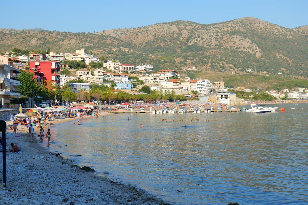 Royal 1967 Bed & Breakfast Himare Exterior foto