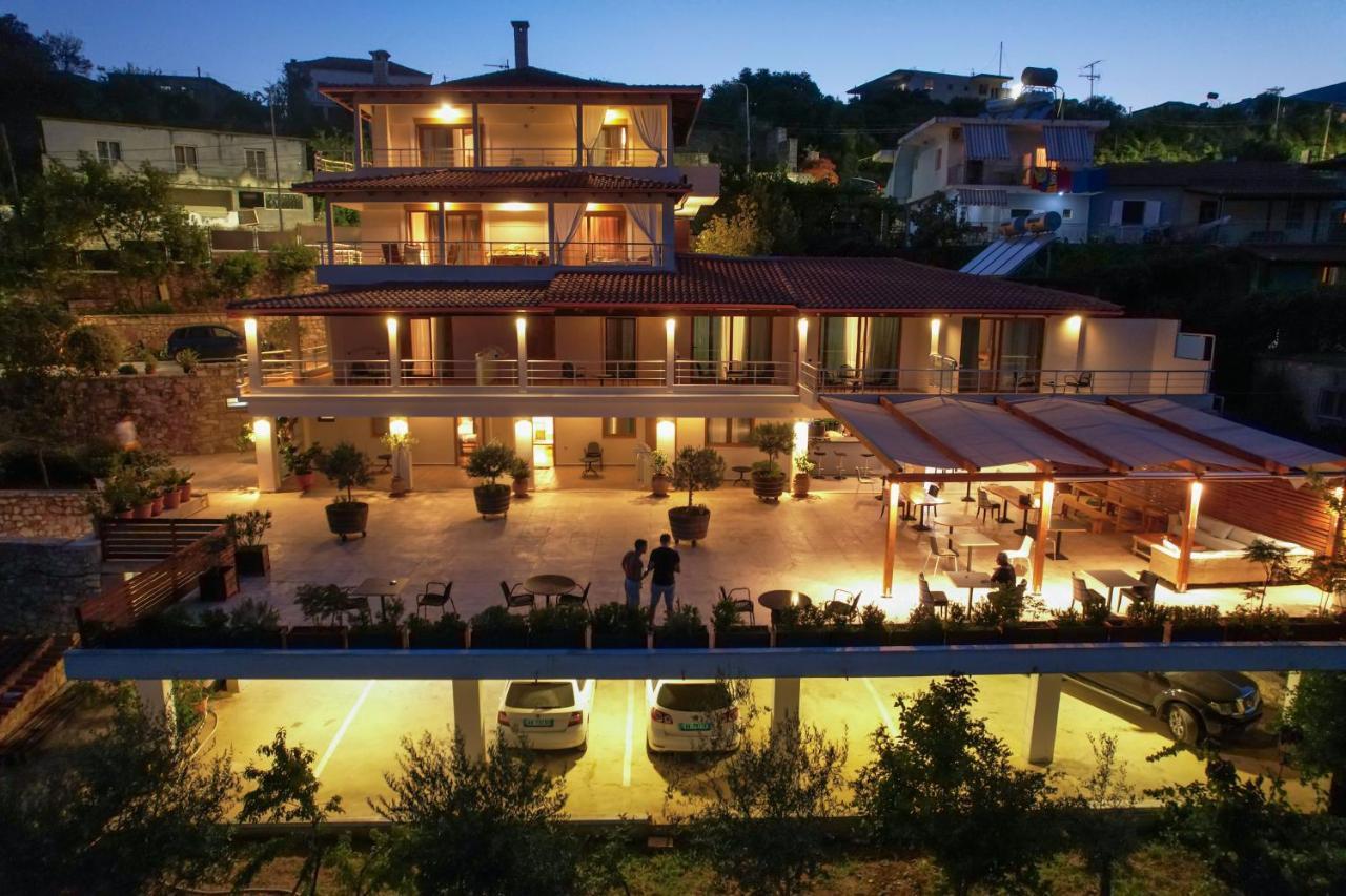 Royal 1967 Bed & Breakfast Himare Exterior foto