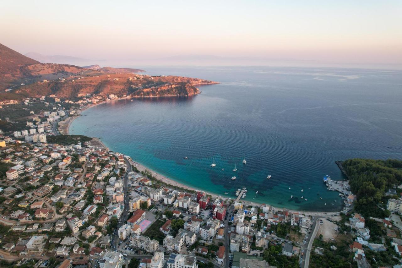 Royal 1967 Bed & Breakfast Himare Exterior foto