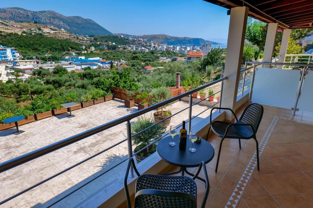 Royal 1967 Bed & Breakfast Himare Exterior foto
