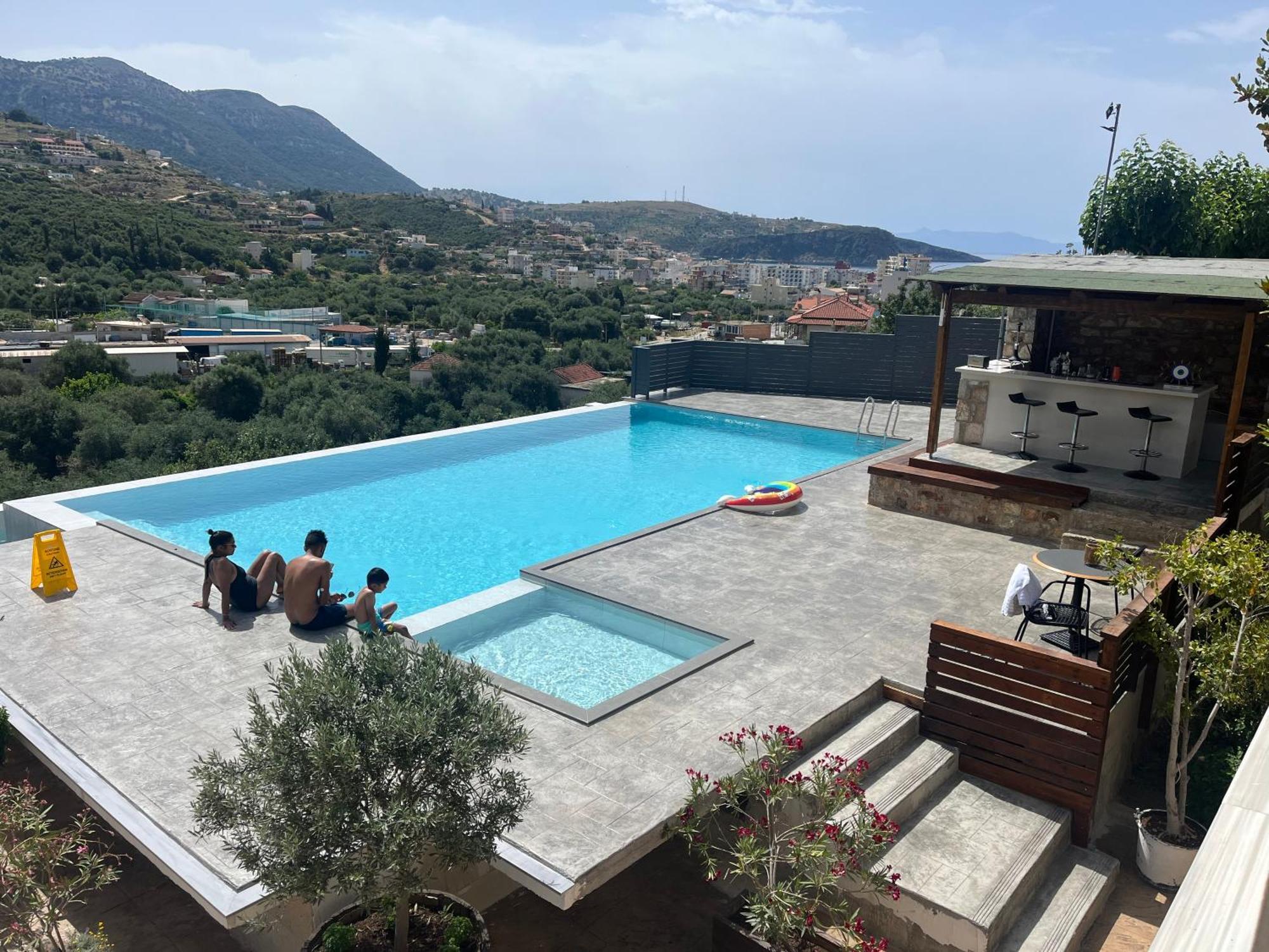 Royal 1967 Bed & Breakfast Himare Exterior foto