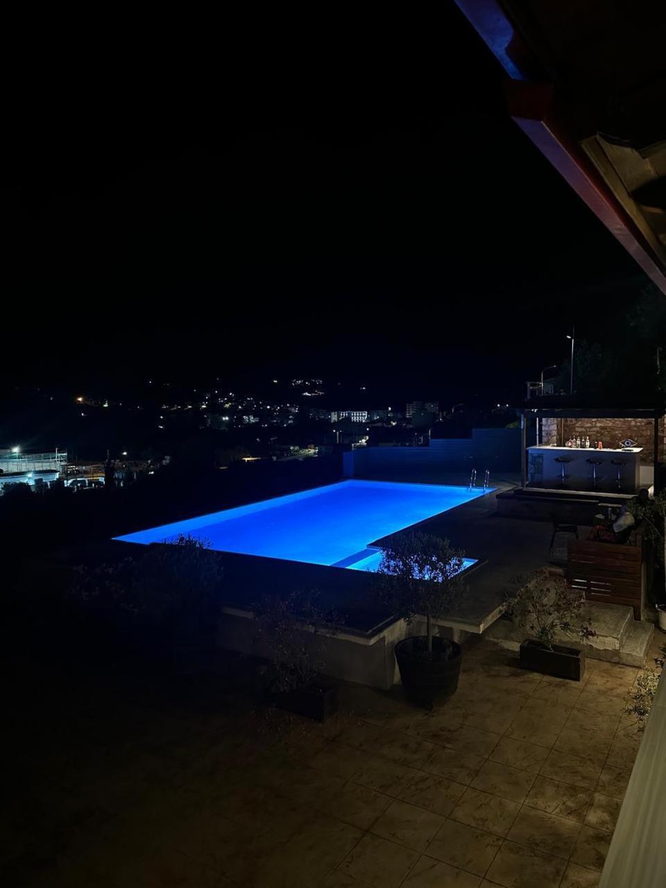 Royal 1967 Bed & Breakfast Himare Exterior foto