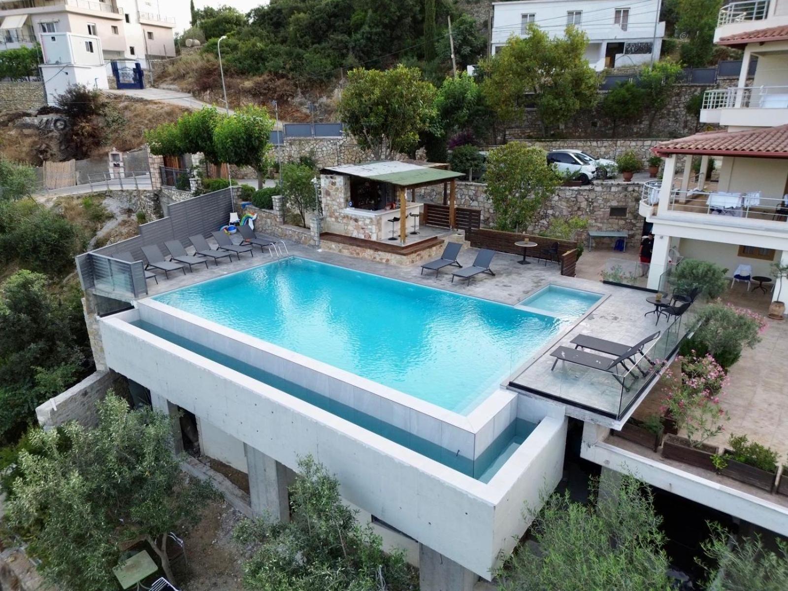Royal 1967 Bed & Breakfast Himare Exterior foto