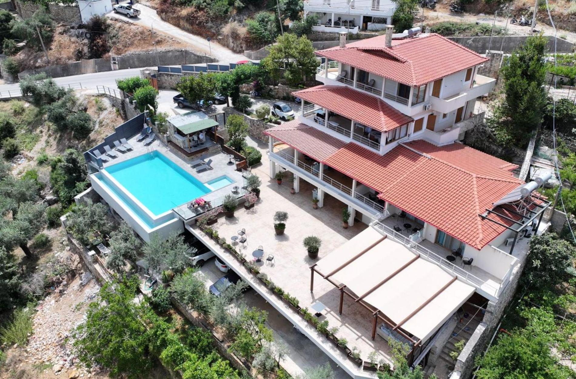 Royal 1967 Bed & Breakfast Himare Exterior foto