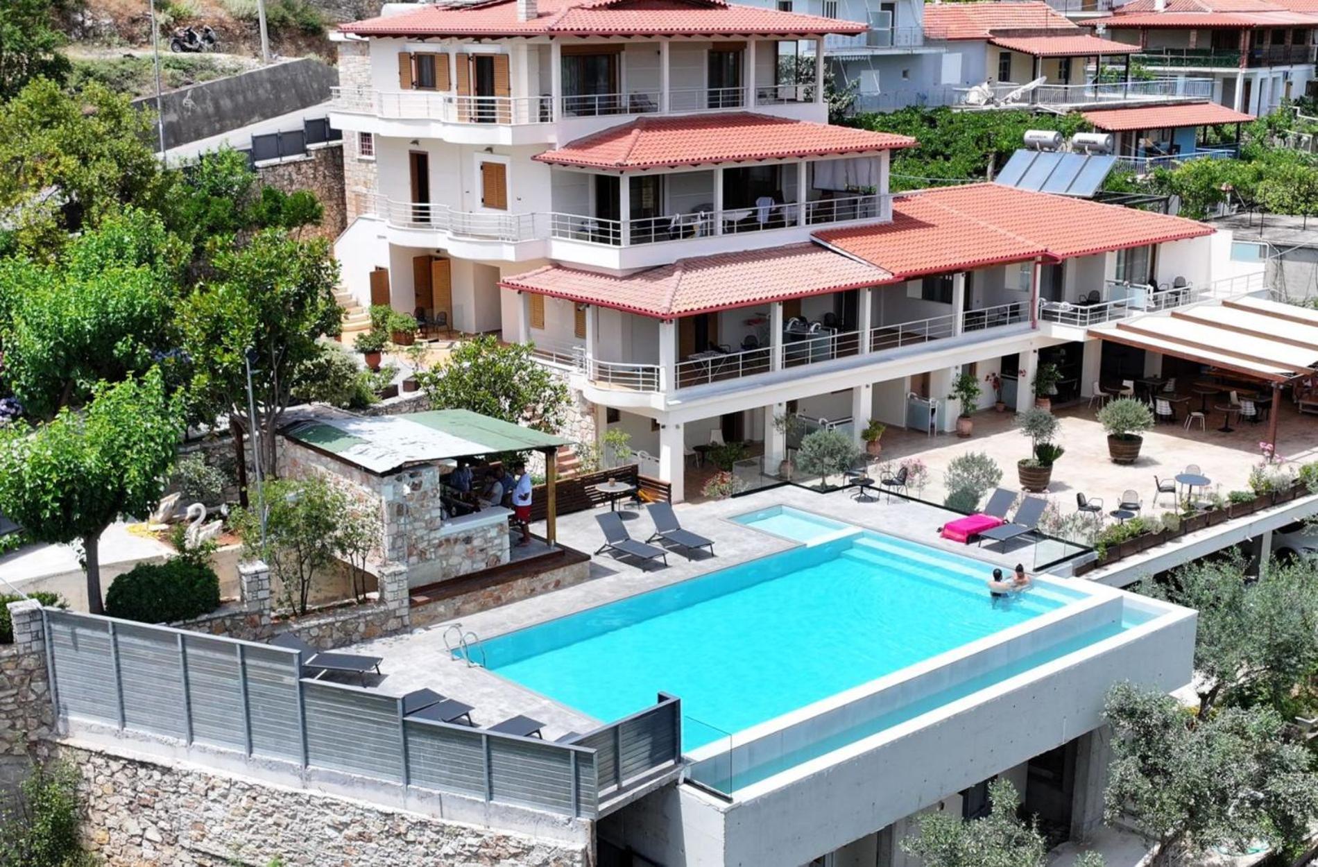 Royal 1967 Bed & Breakfast Himare Exterior foto