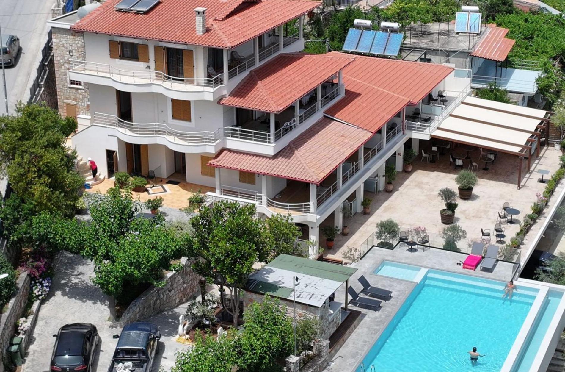 Royal 1967 Bed & Breakfast Himare Exterior foto